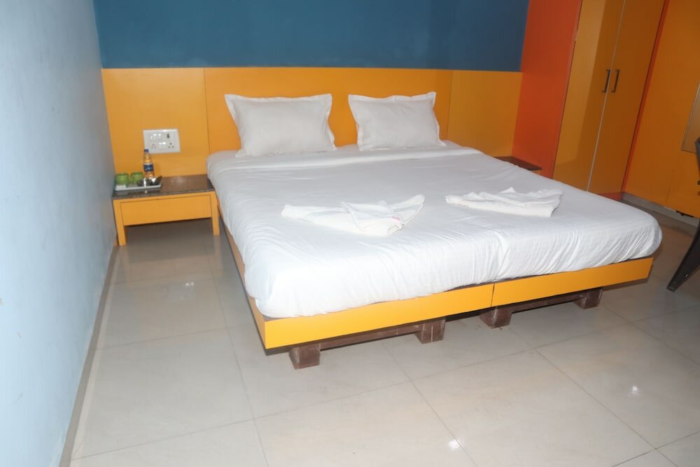 Фото IROOMZ Hotel Shree Krishna Palace