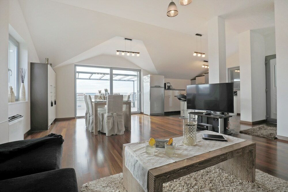 Фото Villa Olive Garden Apartments