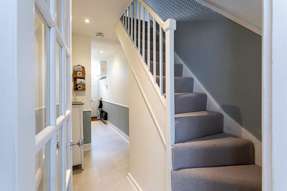 Фото Charming Georgian Country-style Cottage