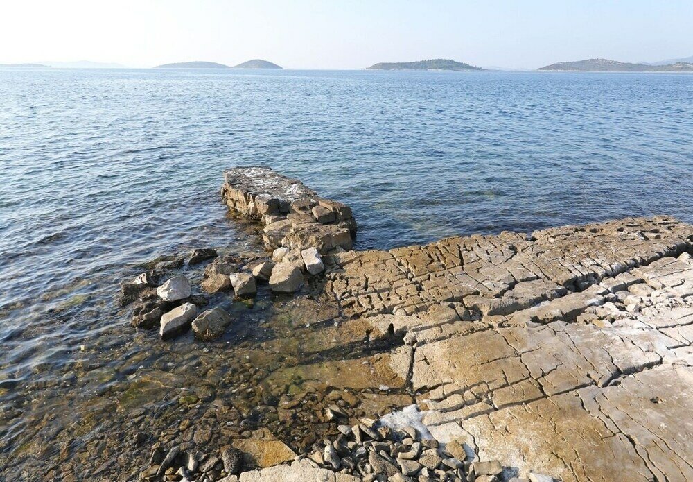 Фото Mari - Whole Island for you - H