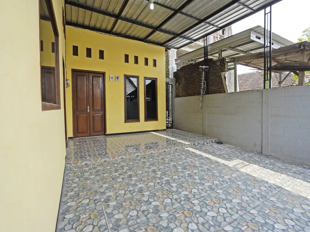 Фото Spot On 91869 Insan Mulia Kost Syariah