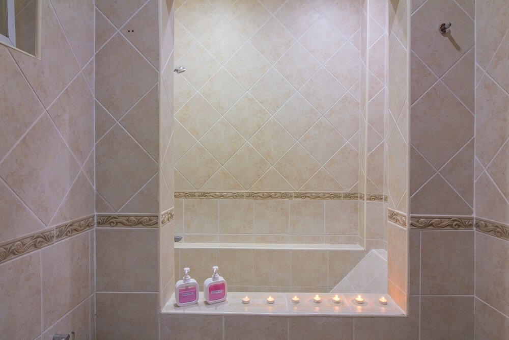 Фото 2 Bed Majestic Villa Near Beach