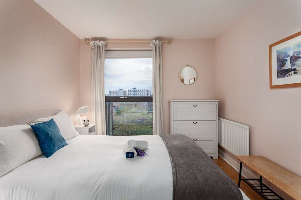 Фото Bright and Stylish Kennington Gem