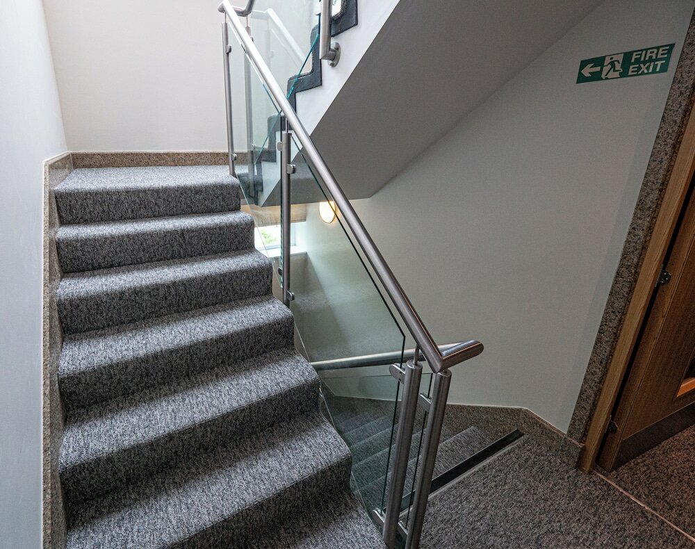 Фото Maiden Oval Hotel