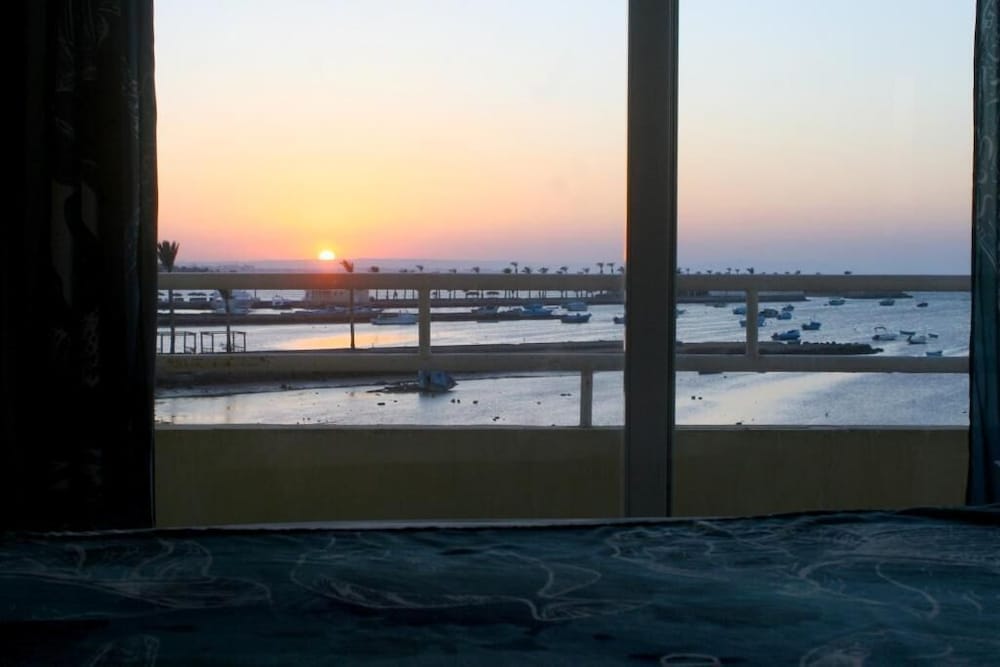 Фото Boulevard Apartment Hotel