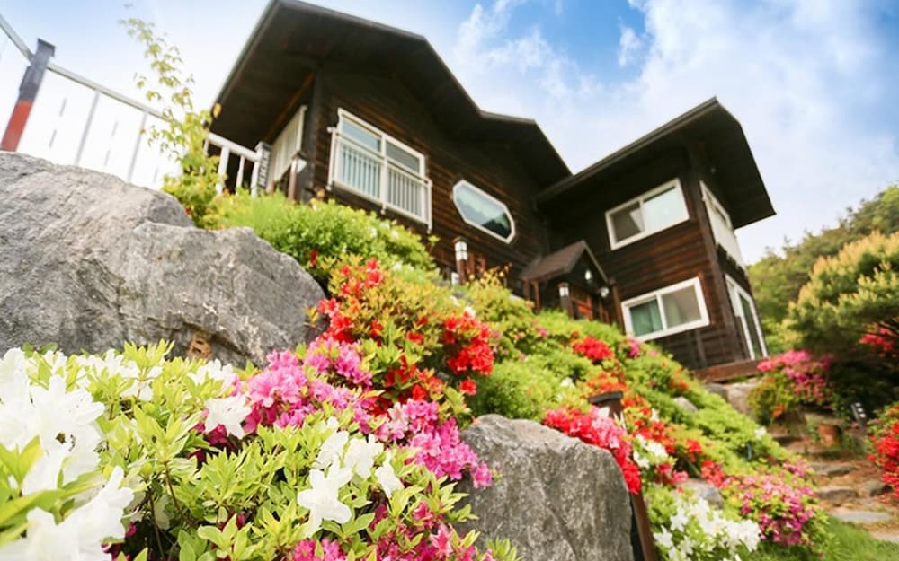 Фото Yeoju Dugyeonsae Meomunjari Pension