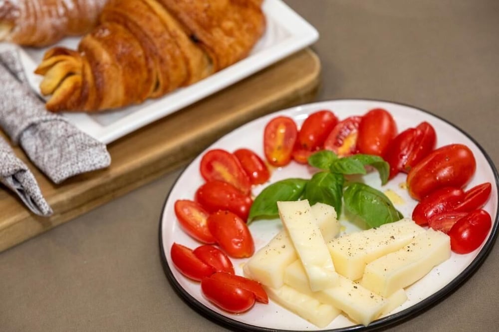 Фото Leonardo Suites - The Luxury Leading Accommodation in Rome