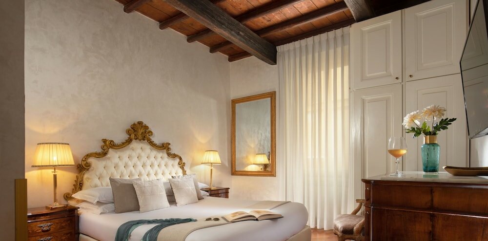 Фото Condotti Palace