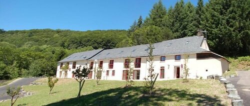 Гостиница Gîtes du Haut Cantal в Иссуаре