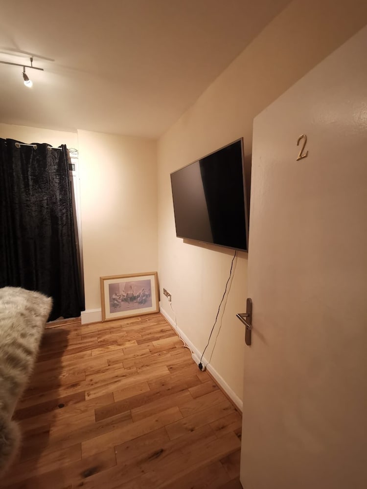 Фото Umbrella Properties Woolwich London