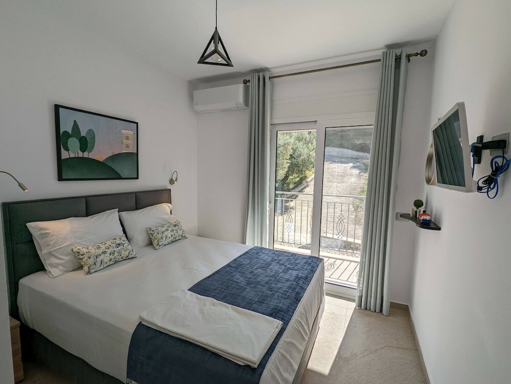 Фото Natura Luxury Suites Parga