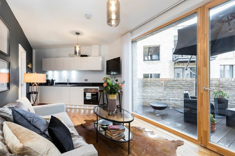 Фото Modern and Designed 2 Bedroom Apartment With Terrace Notting Hill