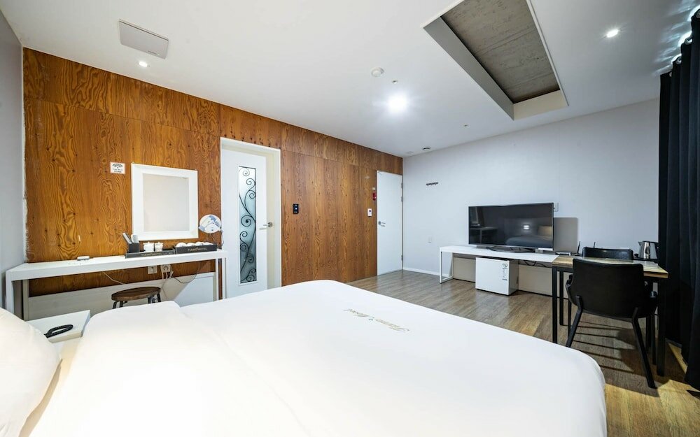Фото Tiamo Hotel Yeosu
