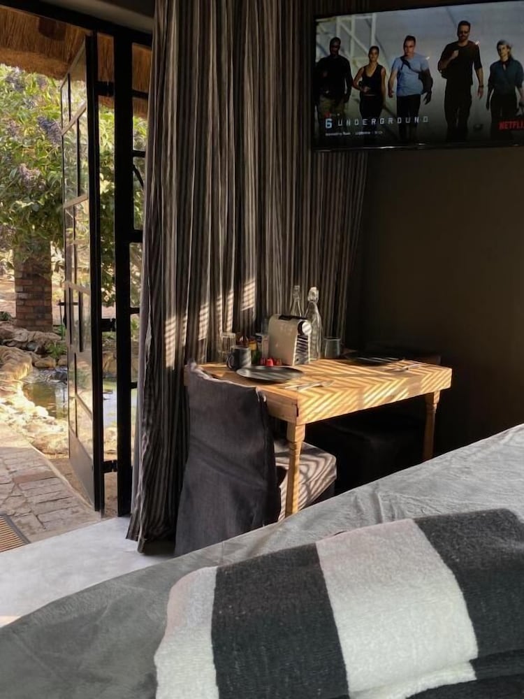 Фото Four20 Bespoke Hotel