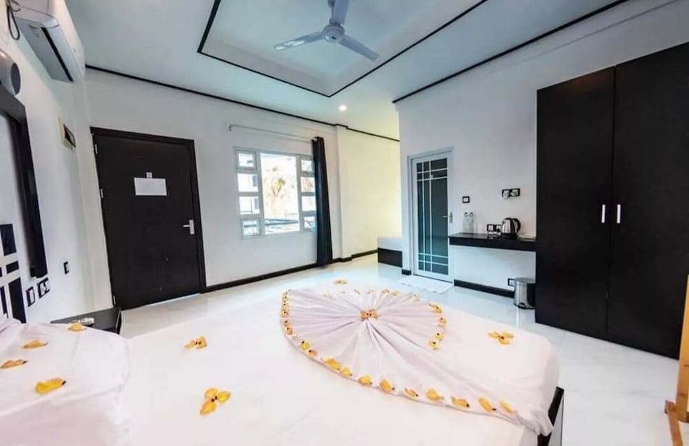 Фото Dhonfulhafi Beach View & SPA