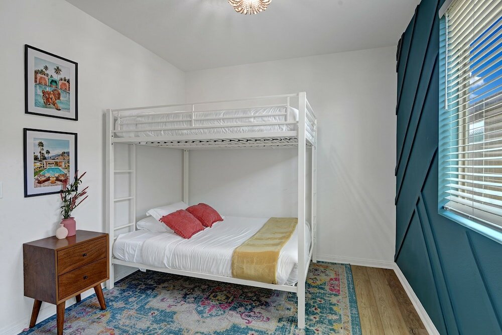 Фото The Gryffin