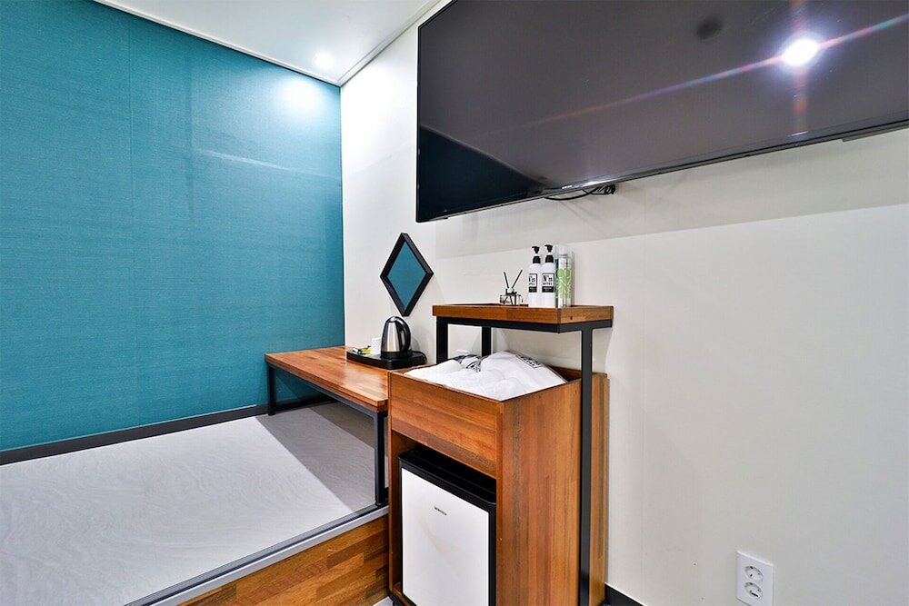 Фото Calm Rest Hotel