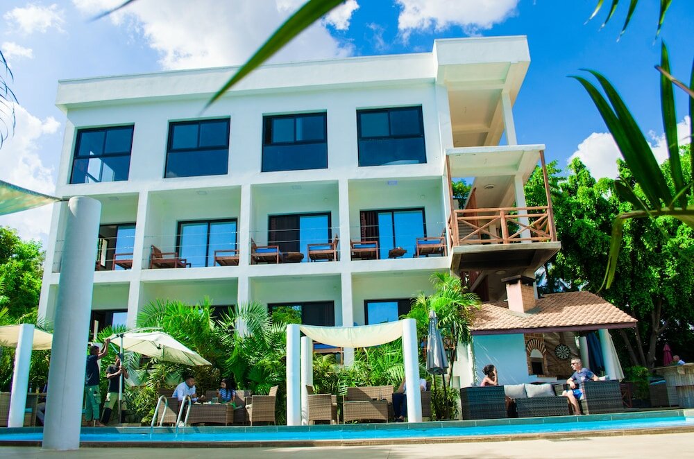 Фото отеля 1