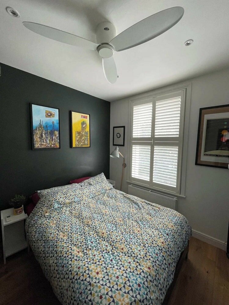 Фото Snug 1bd Flat With Balcony - Stoke Newington