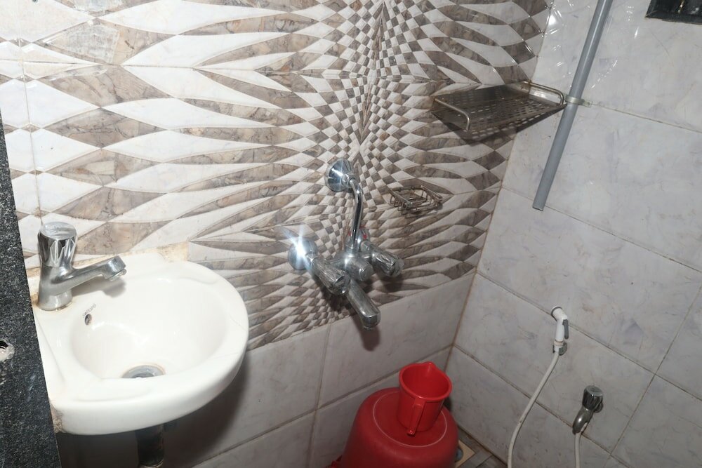 Фото IROOMZ Hotel Shree Krishna Palace