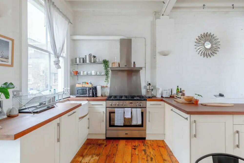 Фото Stylish & Spacious 1bd Flat - Dalston