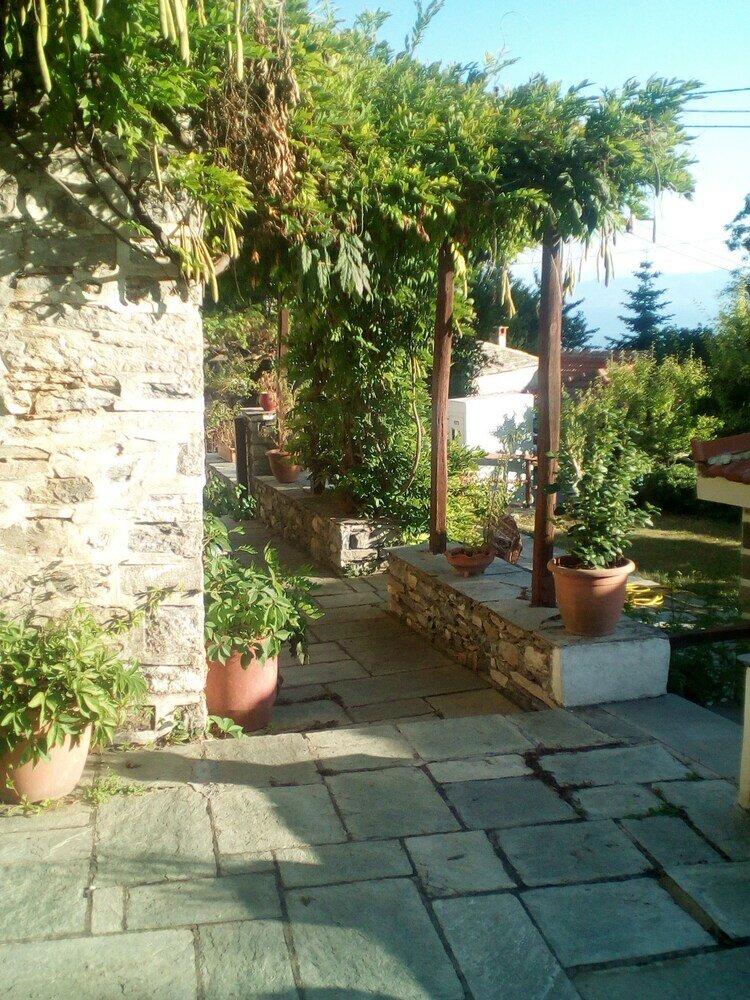 Фото Traditional Guest Home Dimou