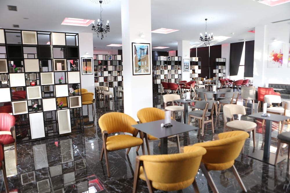 Фото Hotel New York Kamez