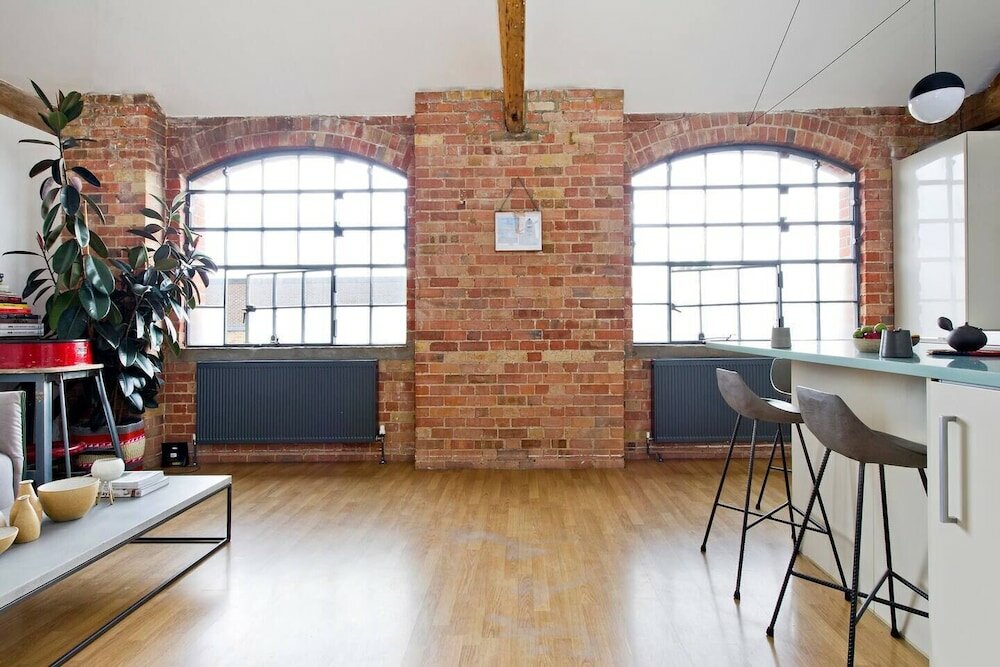 Фото Unique & Vibrant 1-bed Loft With Roof Garden