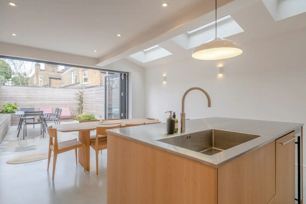Фото Beautiful Minimalistic 2bd House - Victoria Park
