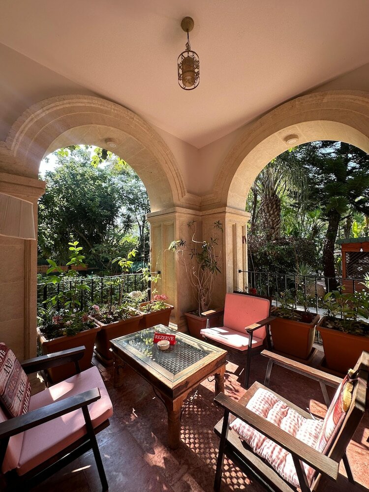 Фото Babil Bahçeleri Butik Hotel & Cafe