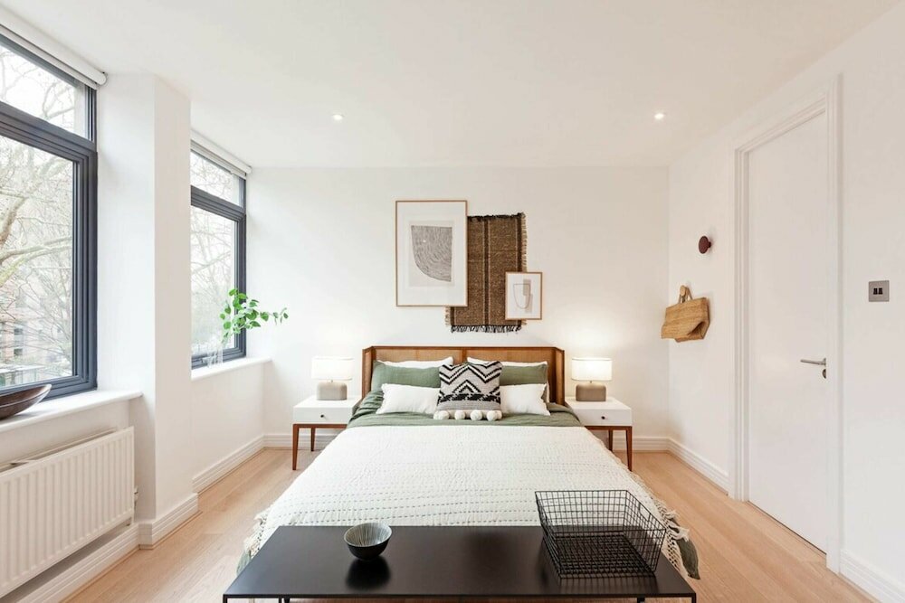 Фото Designer 2 Bedroom Apartment in Holborn