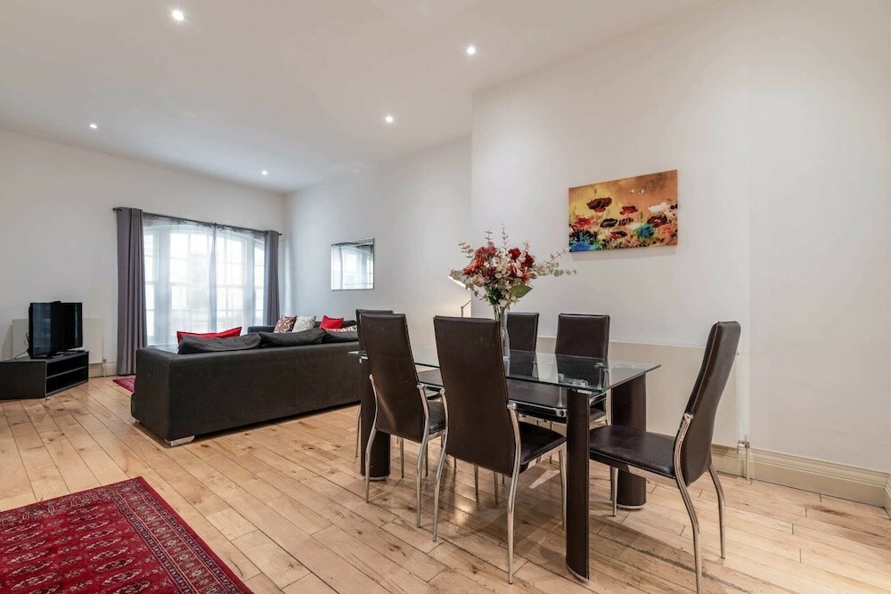 Фото Gorgeous Marylebone House