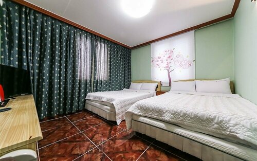 Гостиница Pohang Yeongildae Day Stay в Пхохане