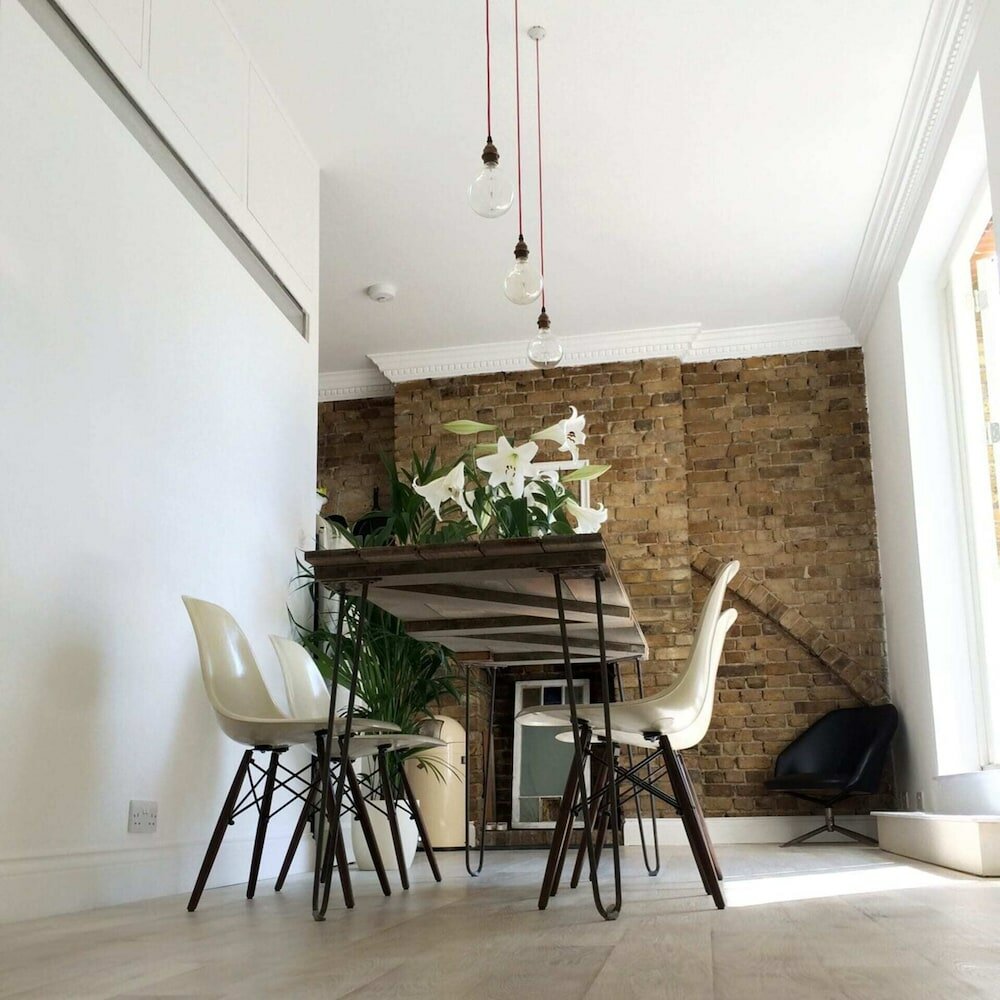 Фото Beautiful Canalside 1-bedroom Flat With Terrace