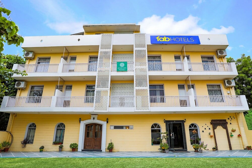 Фото отеля 1