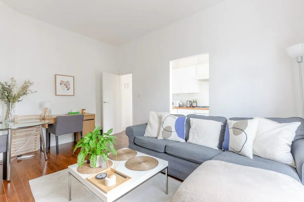 Фото Contemporary 1 Bedroom Apartment in Heart of Shepherds Bush