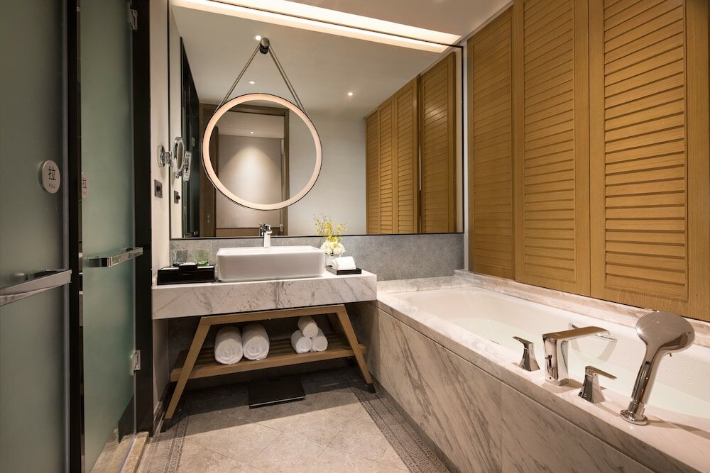 Фото Crowne Plaza Qingdao Oriental Movie Metropolis, an Ihg Hotel