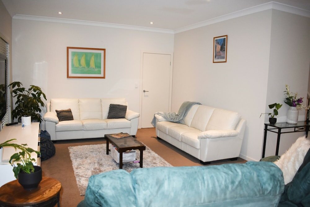 Фото Large House with Pool