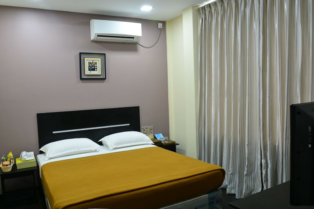 Фото Mini Platinum Hotel