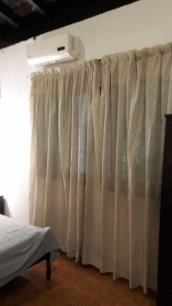 Фото Hostal Residencial Leones de Castilla