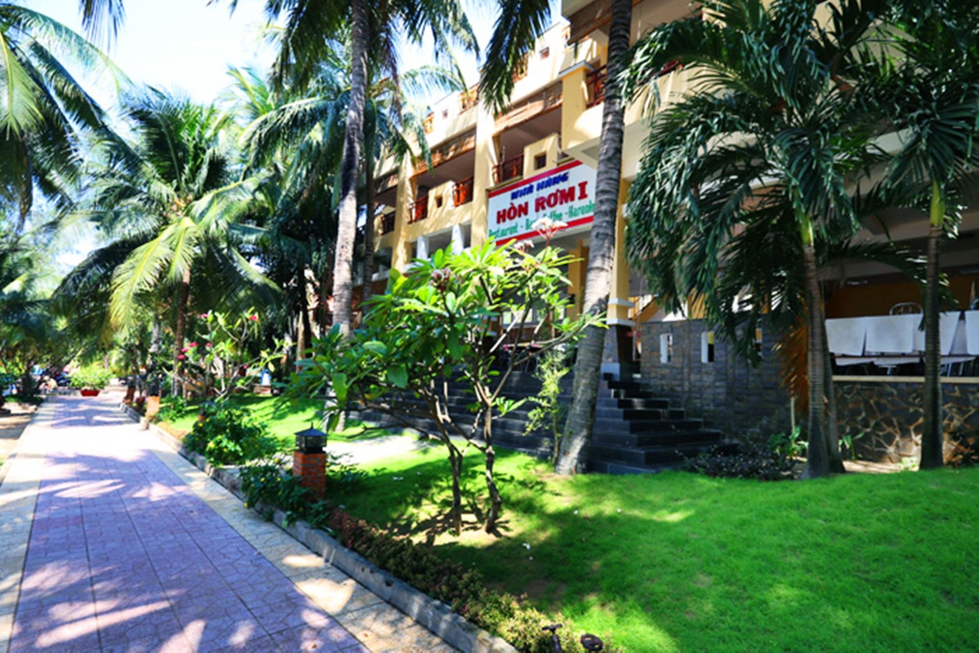 Фото Hon Rom Central Beach Resort
