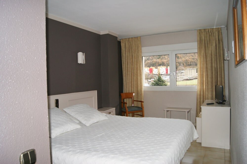 Фото Hotel Font del Marge