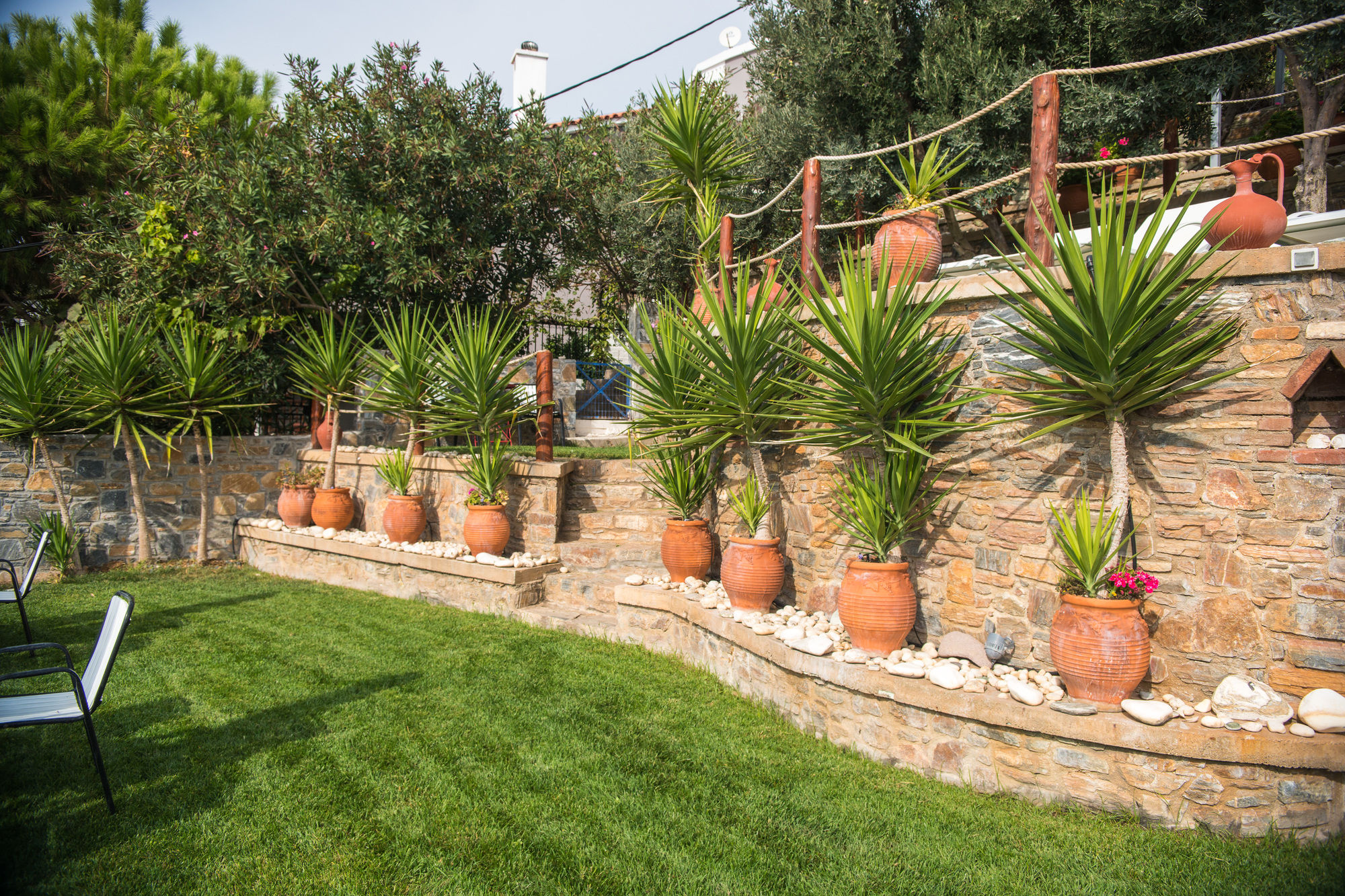 Фото Maria Plomari Apartments