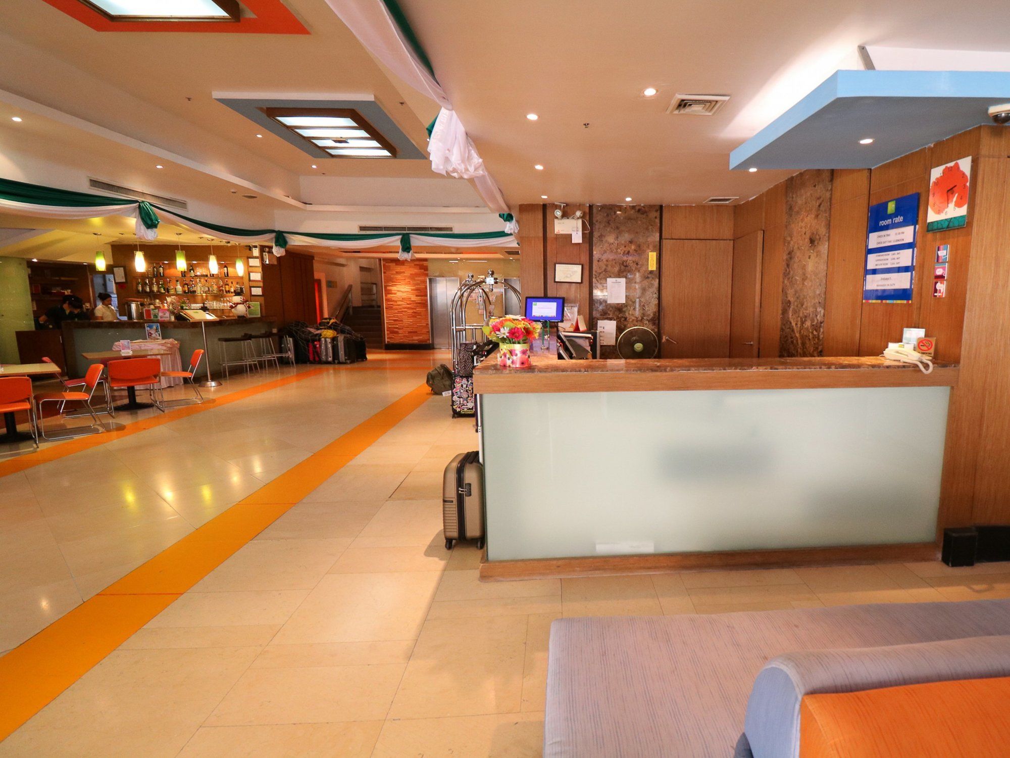 Фото The Seasons Bangkok Huamark