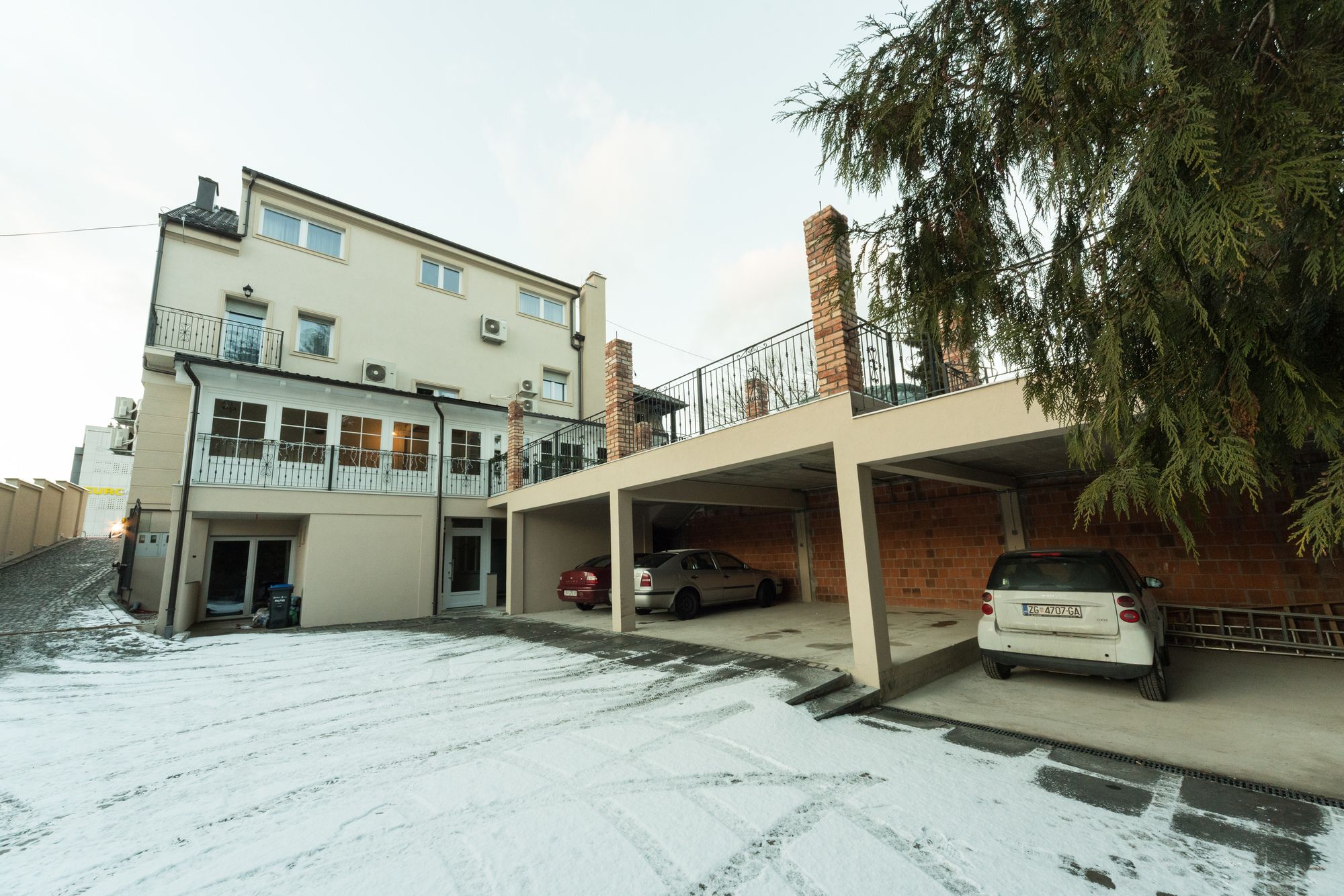 Фото Sundial Butique Hotel