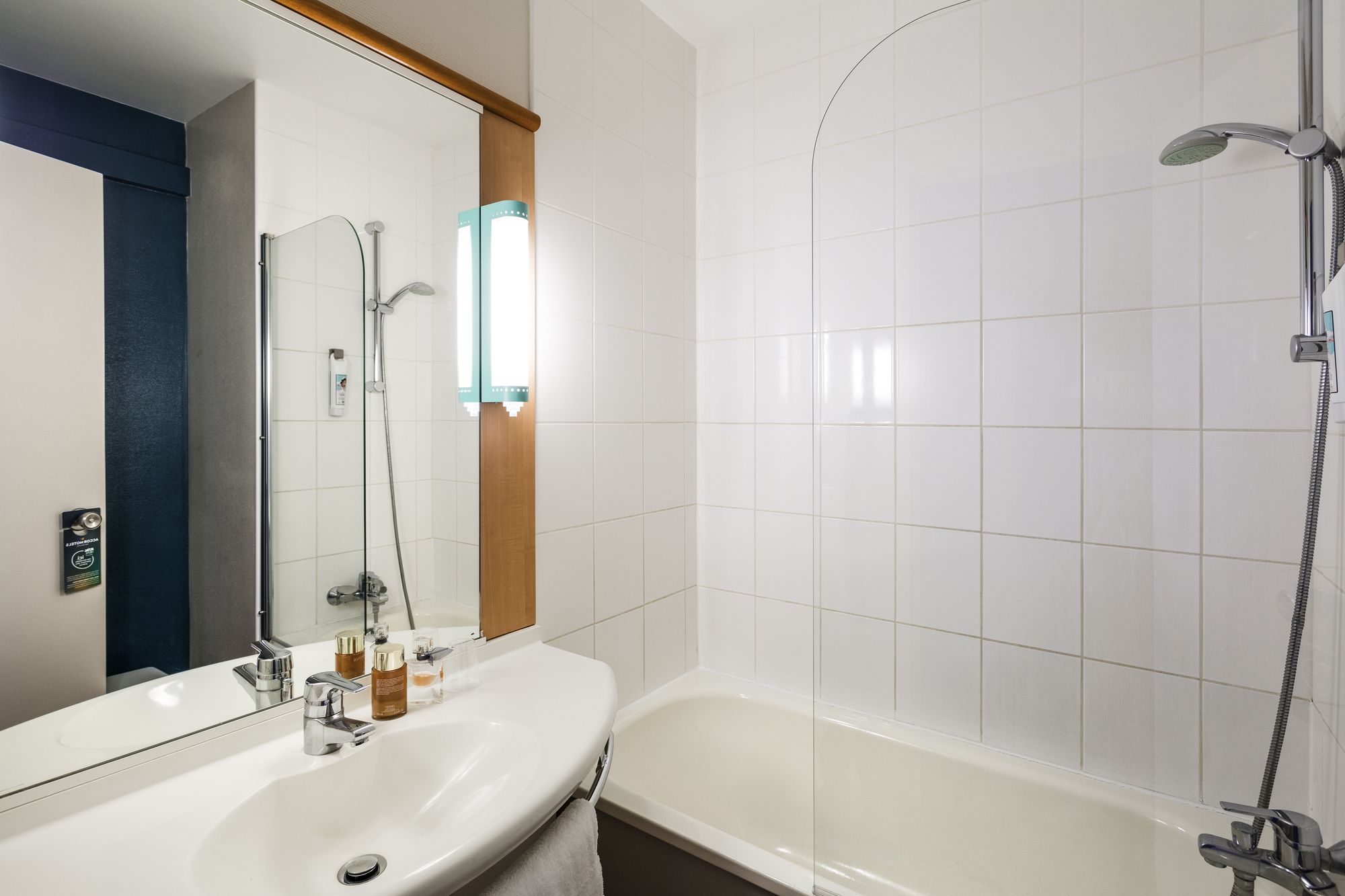 Фото Ibis Bordeaux Pessac Route des Vins Hotel