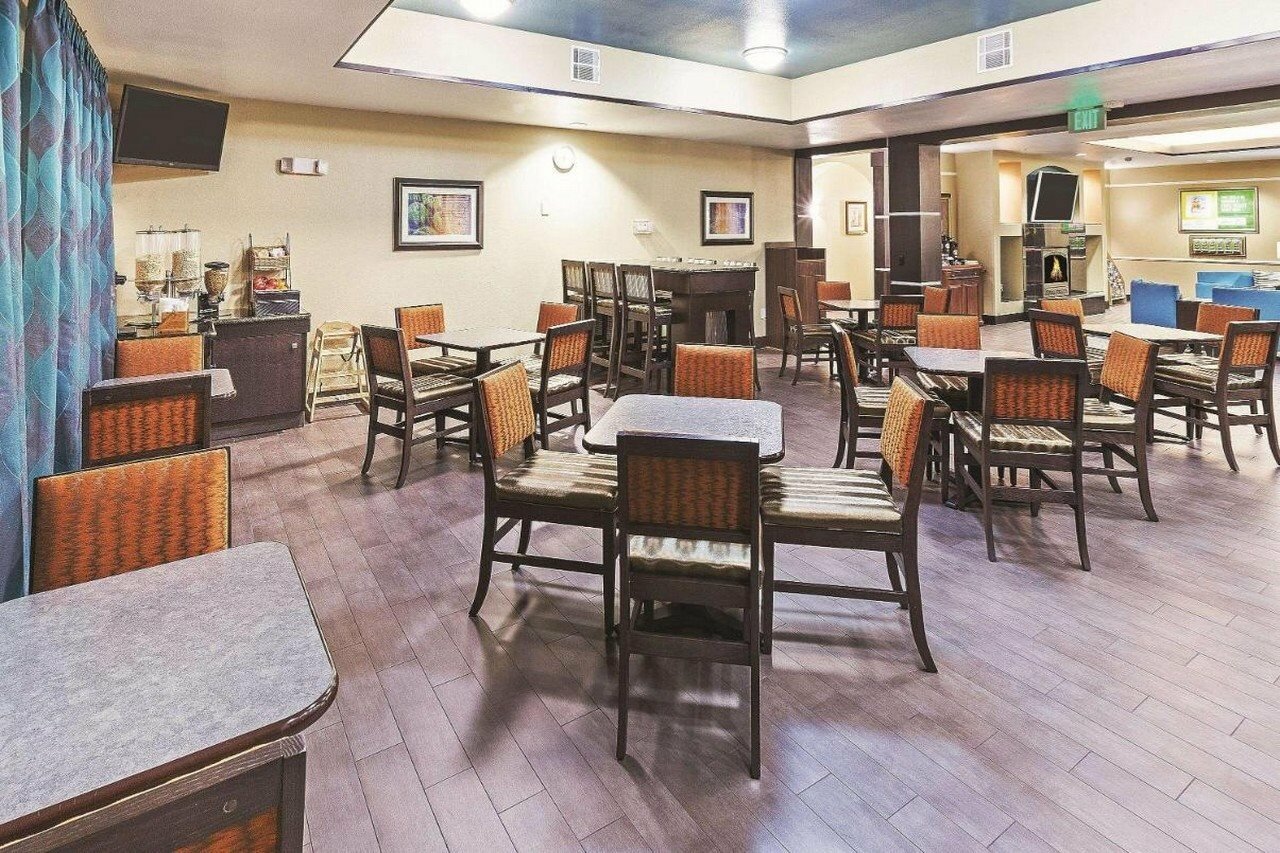 Фото La Quinta Inn & Suites by Wyndham Houston Hobby Airport