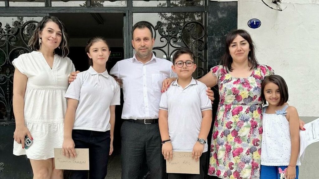 مدرسة Doganlar Husnu Bornovali Secondary School ، إزمير، صورة