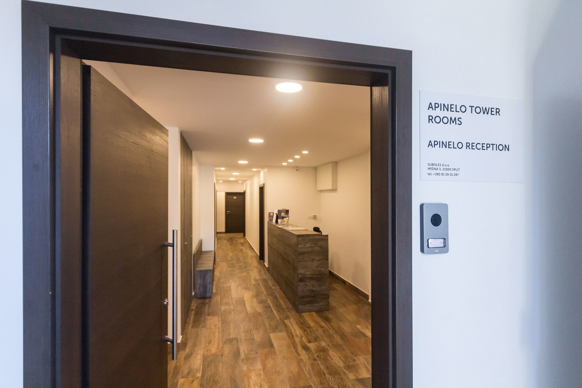 Фото Apinelo Tower Rooms