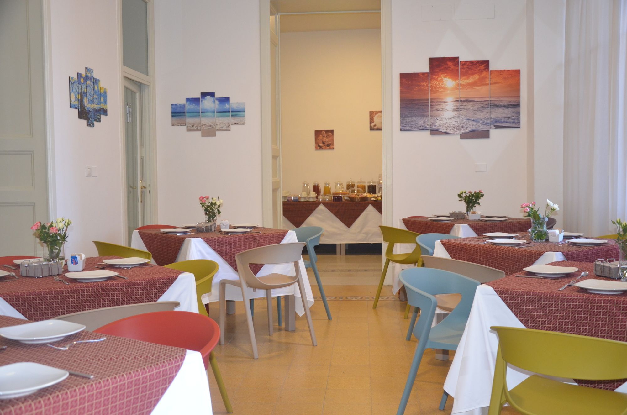 Фото Moonlight Hotel & Suites